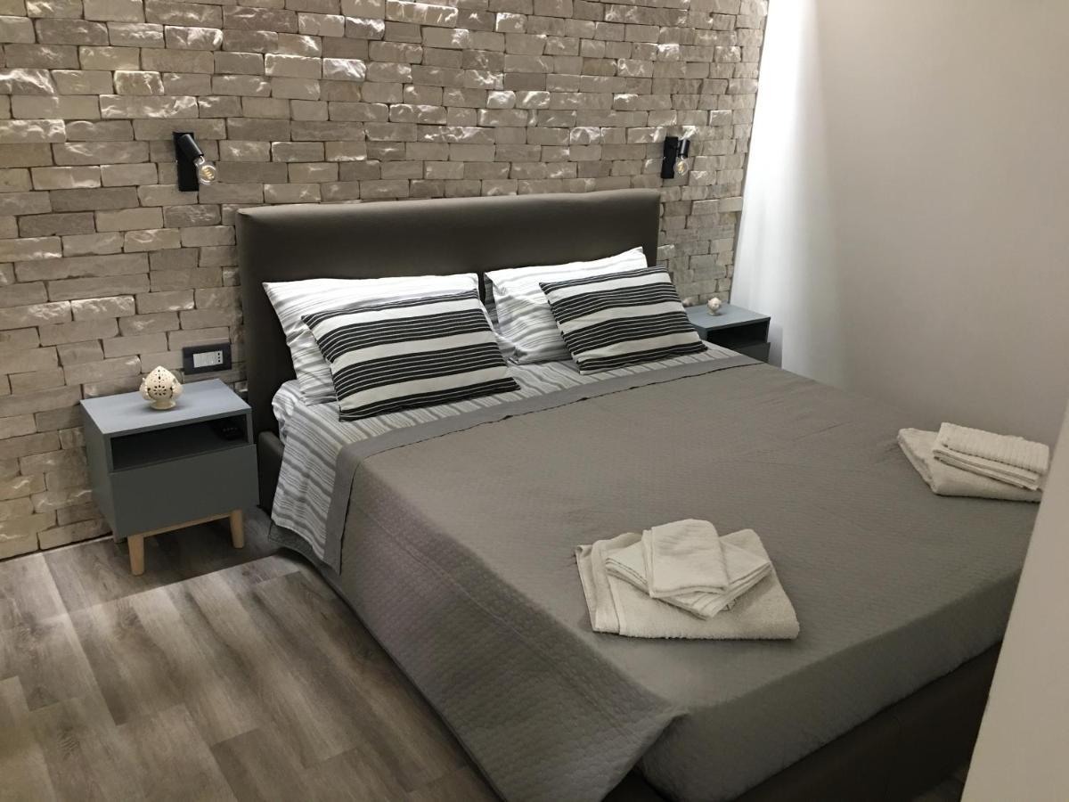 Апартаменты Loft27 Таранто Экстерьер фото